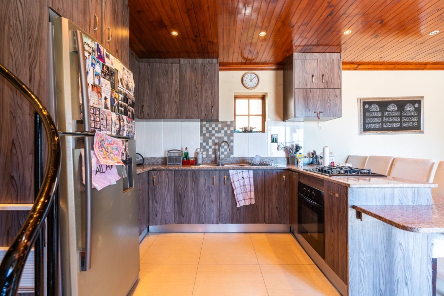 8 Bedroom Property for Sale in Walmer Estate Western Cape